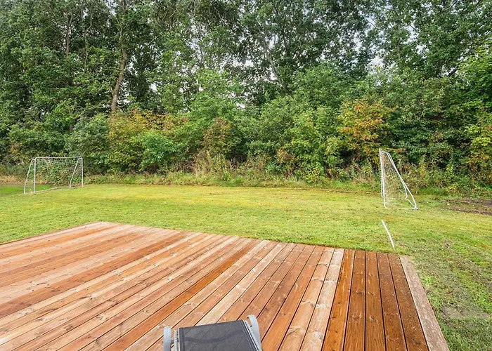 5 Person In Ansager-by Traum *